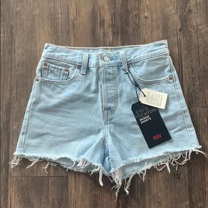 Levi’s Premium Wedgie Shorts